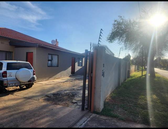 10 BEDROOM HOUSE FOR SALE IN ROODEPOORT